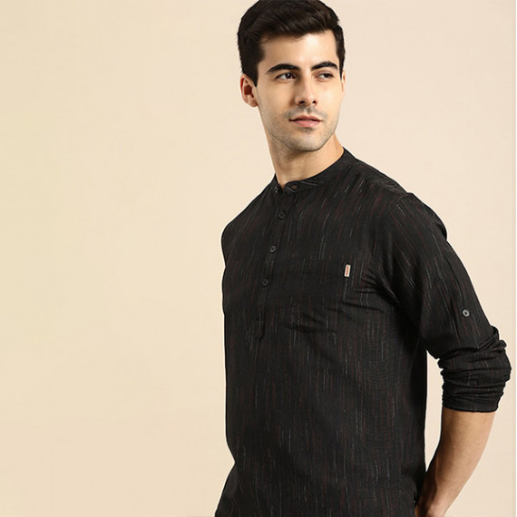 https://www.fitdrop.in/products/men-black-woven-design-kurta