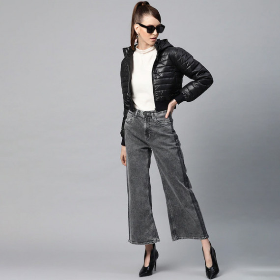 https://www.fitdrop.in/products/women-black-solid-cropped-puffer-jacket