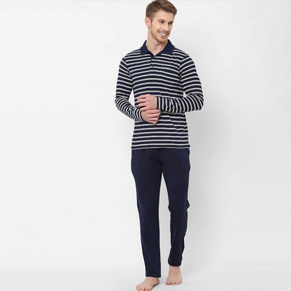https://www.fitdrop.in/products/men-navy-blue-white-printed-night-suit