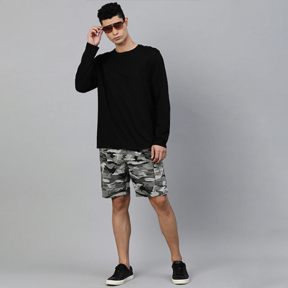https://www.fitdrop.in/products/men-charcoal-grey-camouflage-printed-pure-cotton-cargo-shorts