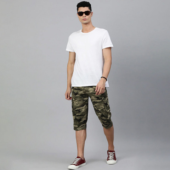 https://www.fitdrop.in/products/men-olive-green-beige-camouflage-printed-pure-cotton-34th-cargo-shorts
